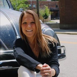 Meet your Posher, Olivia